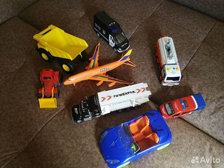 Машинки на батарейках