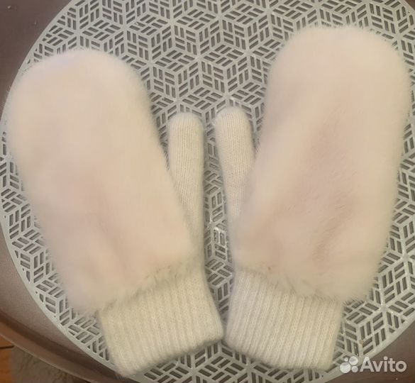 Варежки с норкой