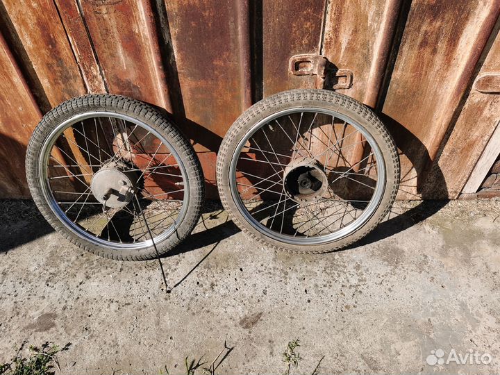 Колесо мопеда
