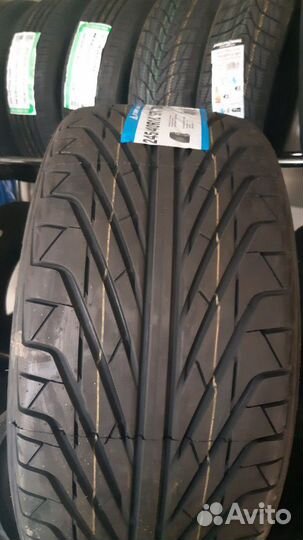 Triangle TR968 235/40 R18 94W