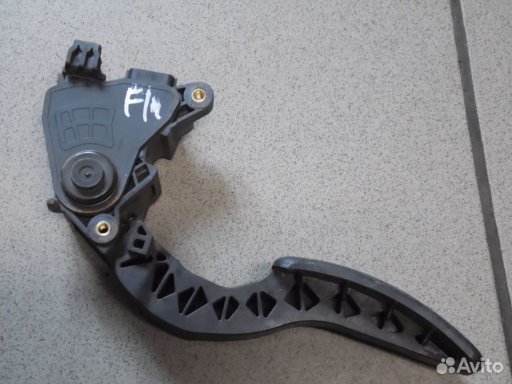 Педаль газа электронная Рено Флюенс