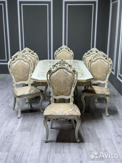 Стол и стулья новые