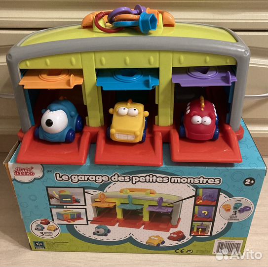 Гараж с машинками в отличном состоянии