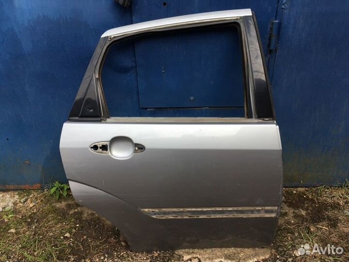 Дверь боковая задняя правая Ford Focus 1 седан
