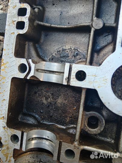 Клапанная крышка Рено Меган 1.6