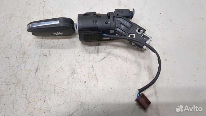 Замок зажигания Peugeot 2008