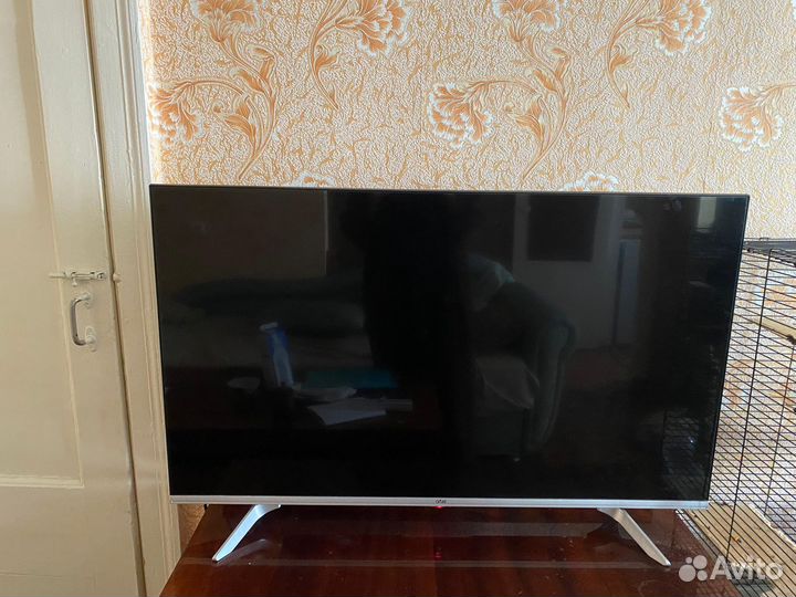 Телевизор Artel android Tv