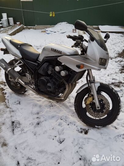Yamaha FZ400