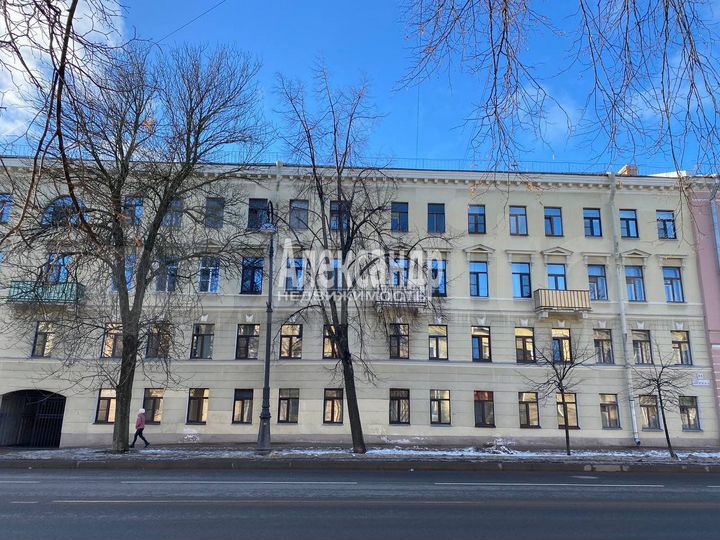 3-к. квартира, 90 м², 4/4 эт.