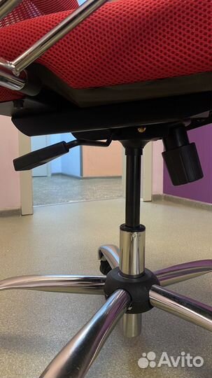 Компьютерное кресло бу красное