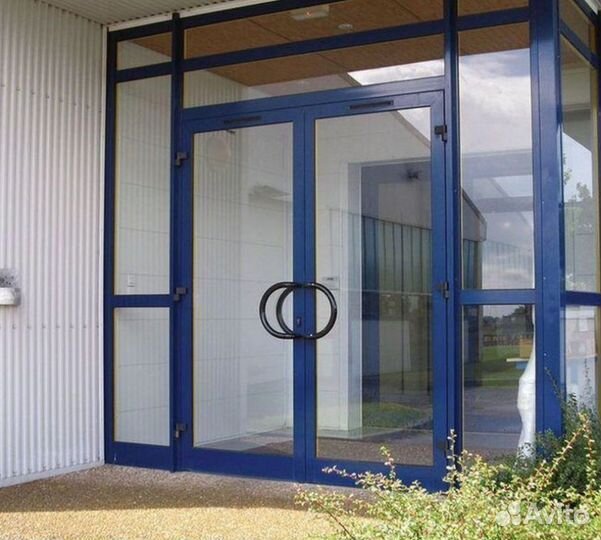 Пластиковая дверь / входная группа