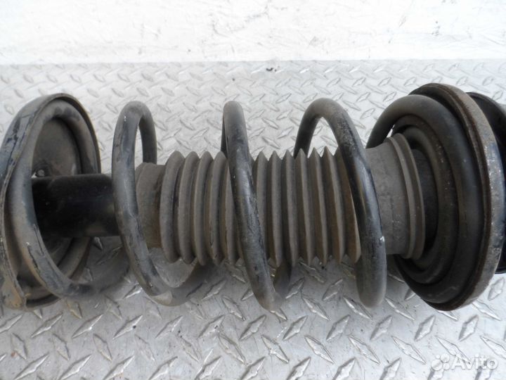 Амортизатор передний L Suzuki Grand Vitara 2 JT