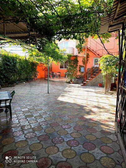 Дом 200 м² на участке 4 сот.