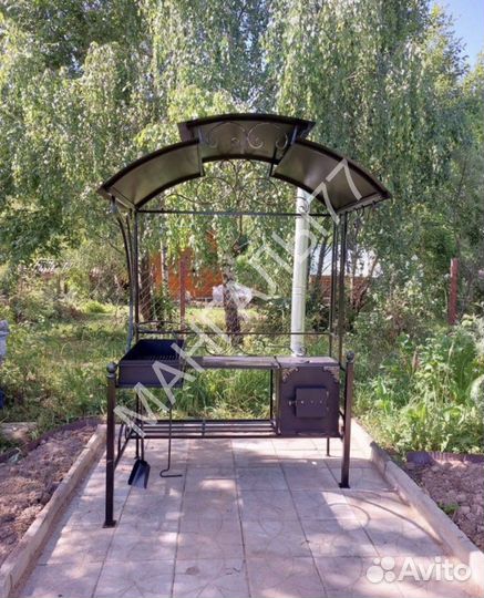 Мангал с крышей