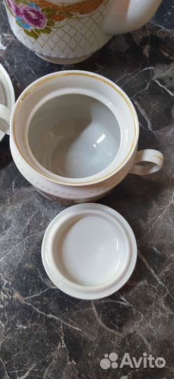 Заварочный чайник, сахарница, маслёнка