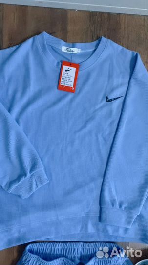 Костюм женский спортивный