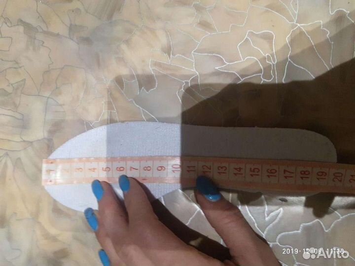 Коньки на девочку фигурные