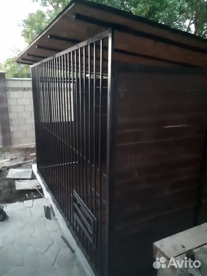 Вольер будка