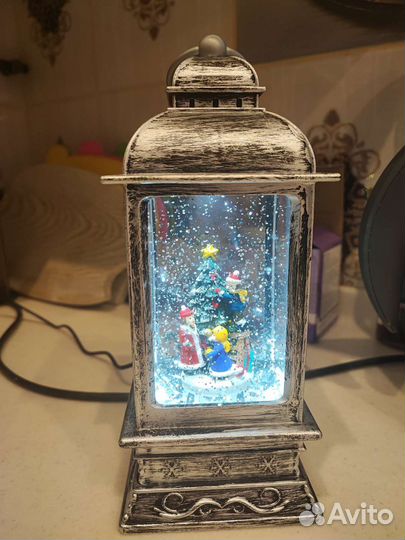 Новогодний фонарь со снегом