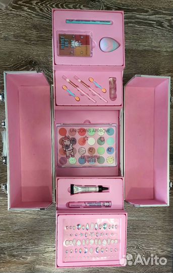 Unicorns approve Макияжный набор в кейсе