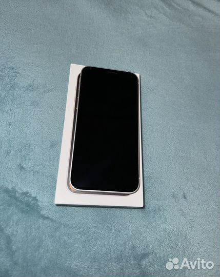 iPhone 12, 64 ГБ