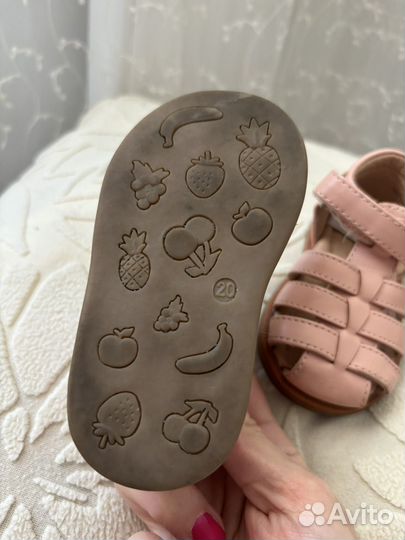Сандалии для девочки р 20