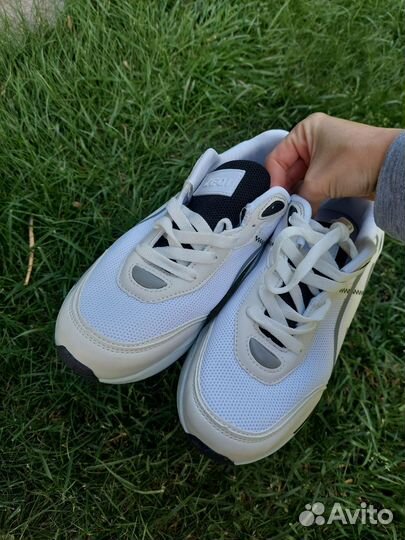 Кроссовки женские новые