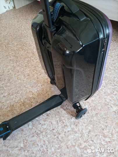 Чемодан самокат