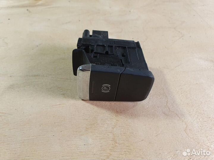 Кнопка ручного тормоза (ручника) Audi A8 D4/4H