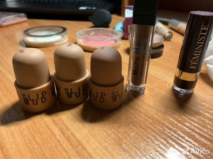 Набор косметики с кистями и спонжем