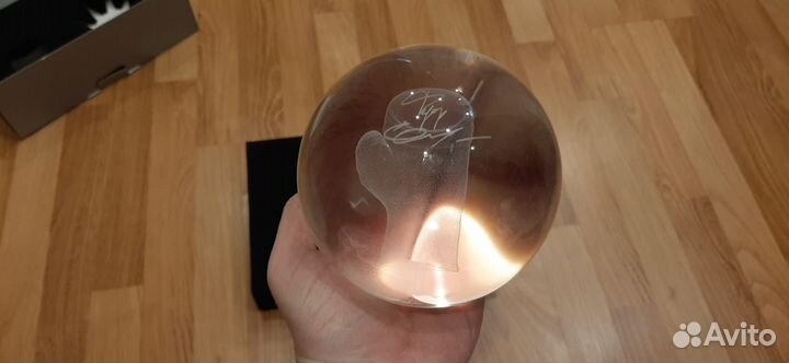 Стеклянный шар с автографом Федора Емельяненко