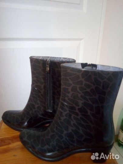 Женские резиновые сапоги
