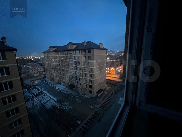 2-к. квартира, 81 м², 8/8 эт.