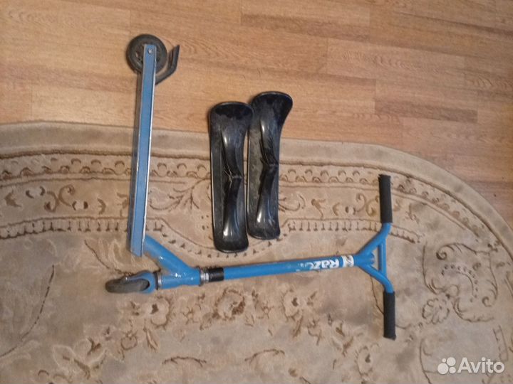 Трюковой самокат с лыжами