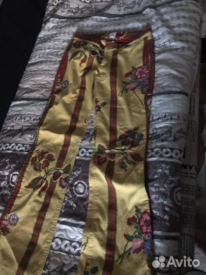 Брюки с вышивкой