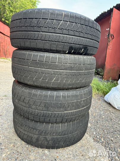 Bridgestone Blizzak VRX 215/60 R16 204B