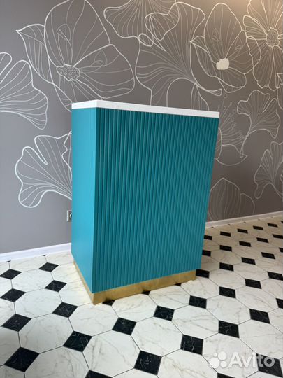 Стойка ресепшн