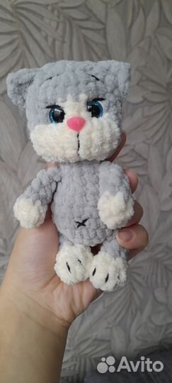 Вязаный плюшевый Котик
