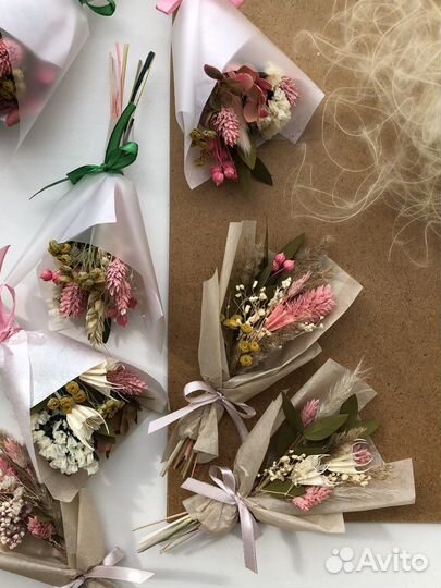 Миниатюрные букеты из сухоцветов
