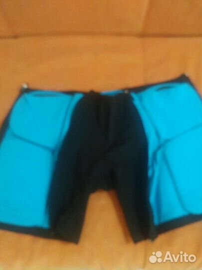 Защитные шорты для фигурного катания