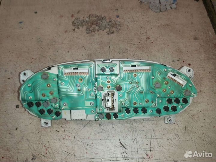 Панель приборов АКПП Hyundai Starex H1 2.5td