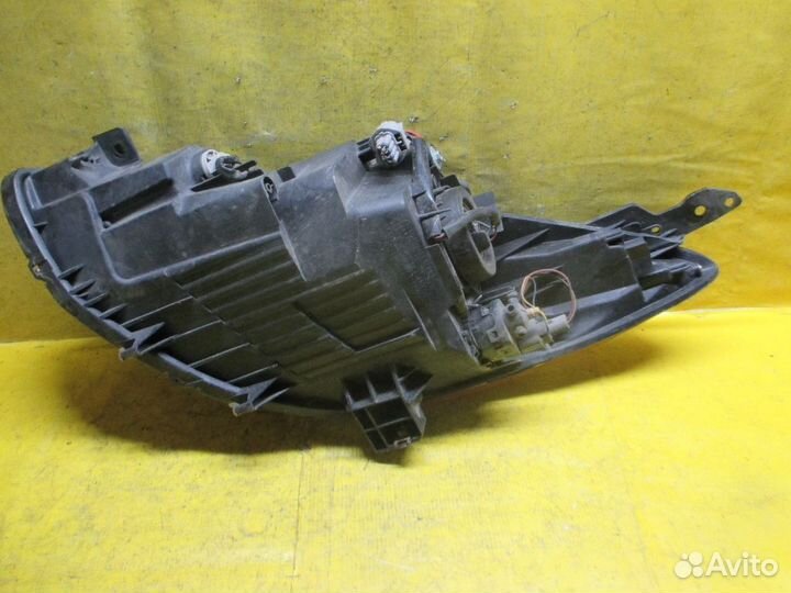 Фара правая Mazda Demio DE3FS