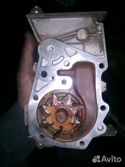 Помпа охлаждения Renault 1,4