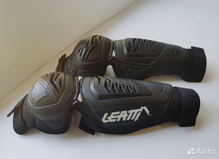 Наколенники Leatt