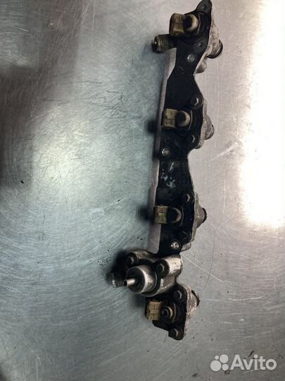 Топливная рампа ford mondeo 1 1.8