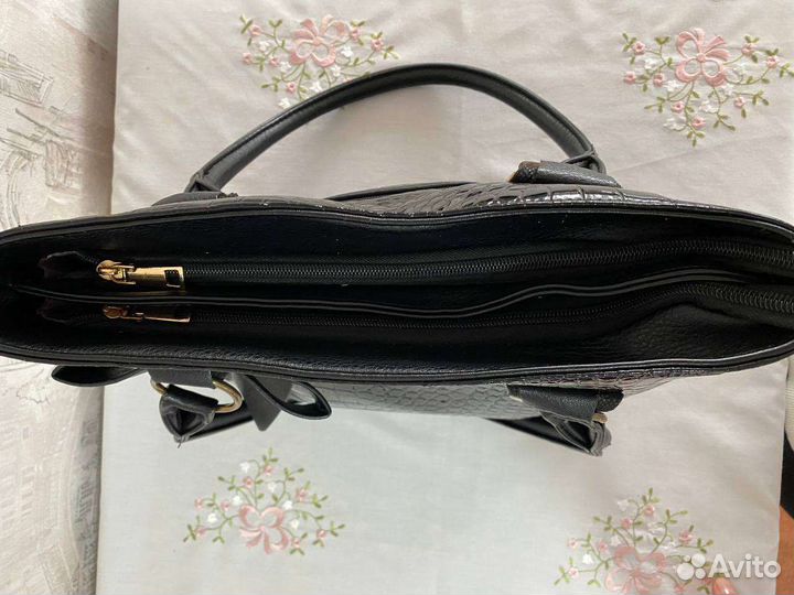 Сумка женская лаковая черная