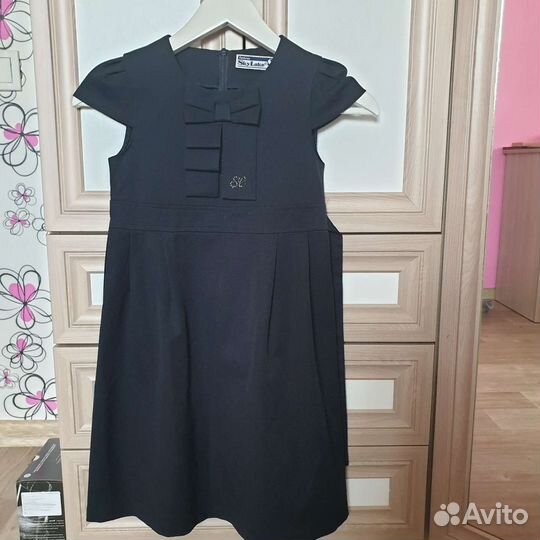 Школьные формы,фартуки