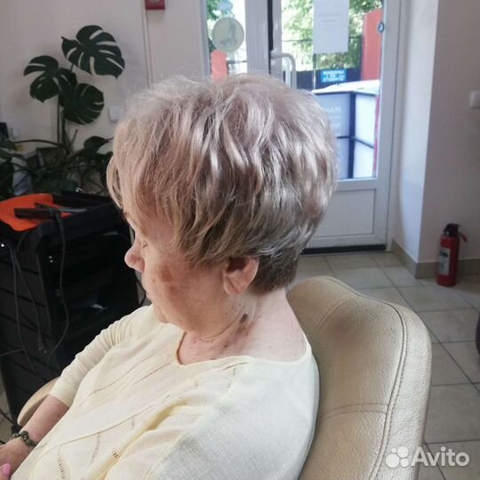 Стрижки/Окрашивание/Брови