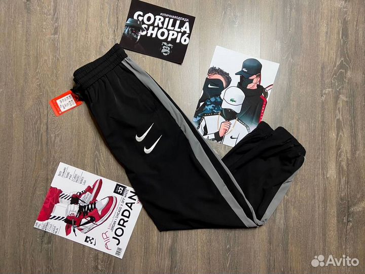 Штаны Nike Swoosh