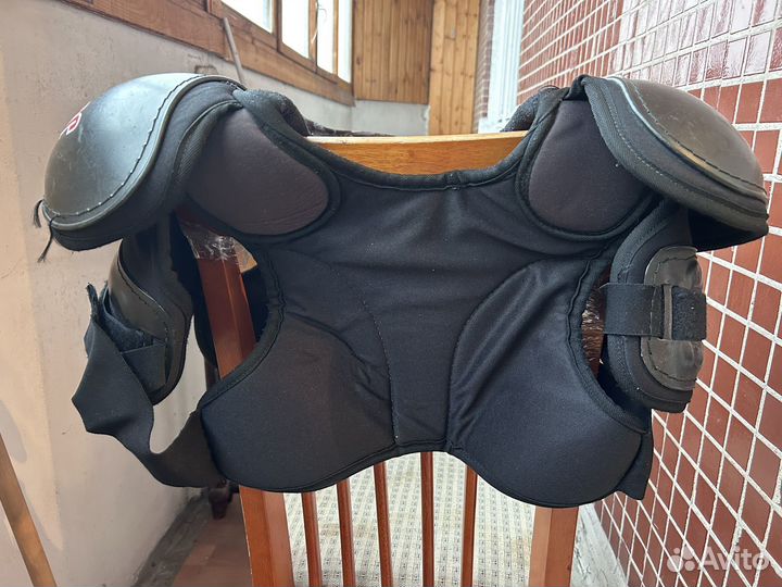 Хоккейные щитки,наплечники,налокотники,бандаж